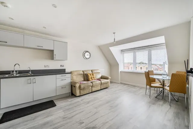 Ruston Close, Reading, RG2, photo 2