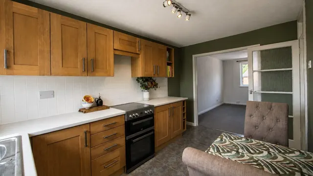 Ridgeway Road, Redhill, RH1, photo 1