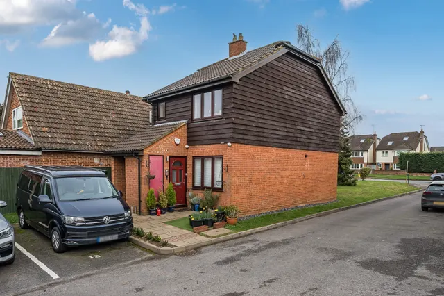 Larks Ridge, St. Albans, photo 1