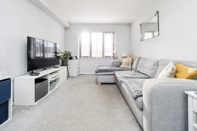 Arisdale Avenue, South Ockendon, RM15, photo 3