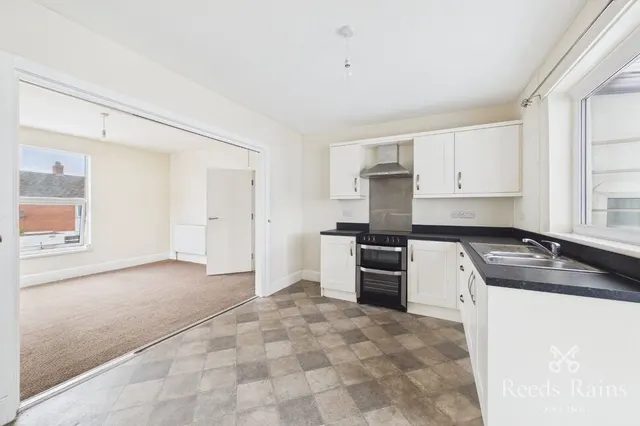 2 bedroom flat — Fron Hyfryd, Groes Lwyd, Abergele, LL22