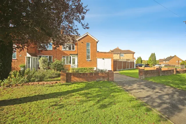 Castle Lane, Solihull, B92, photo 2