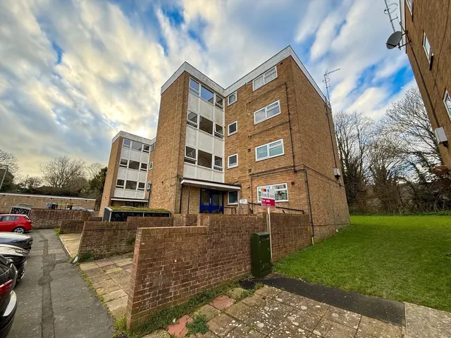 Hamsey Close, Eastbourne, photo 1