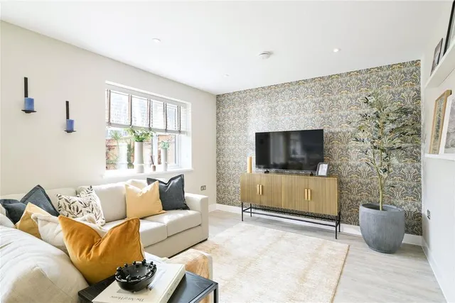 The Hartwell, Elmstead, RG40, photo 2