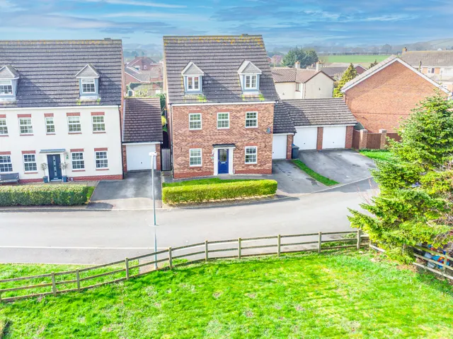 Hollybush Close, Whitley, DN14, photo 2
