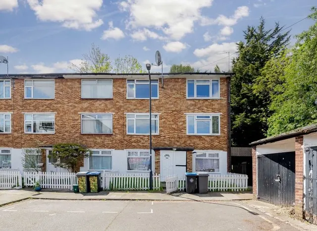 Craven Park Road, Willesden, NW10, photo 1