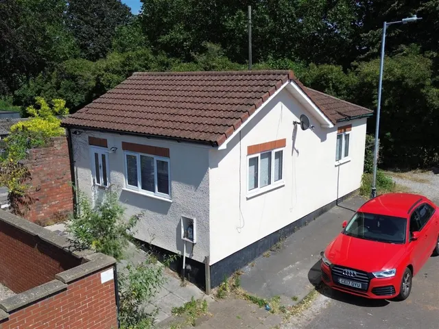 1, Maple Road, St. Annes, Bristol, BS4 4FB, photo 1