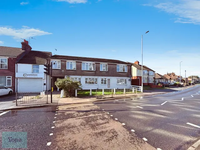 Hitchin Road, Luton, LU2, photo 1