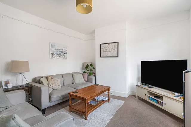 Edward Road, Farnham, GU9, photo 2