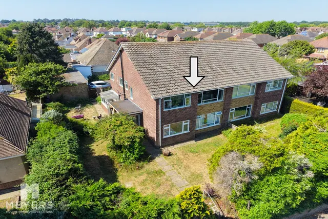 Castle Lane East, Bournemouth, BH7, photo 1