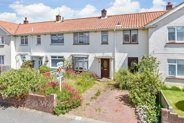 Churchill Avenue, Walmer, CT14, photo 1