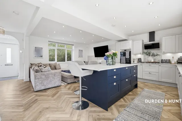 Colson Road, Loughton, IG10, photo 2