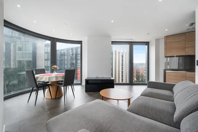 Chronicle Tower, City Road, London EC1V, photo 1