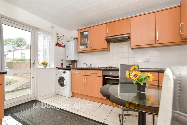 Colegrave Road, London, E15, photo 2