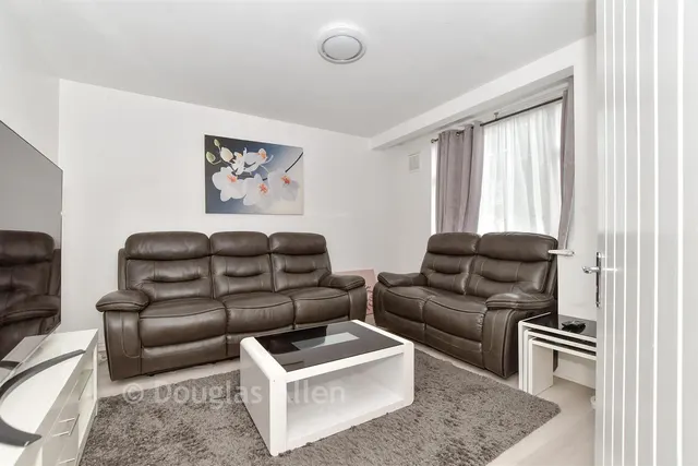 Colegrave Road, London, E15, photo 3
