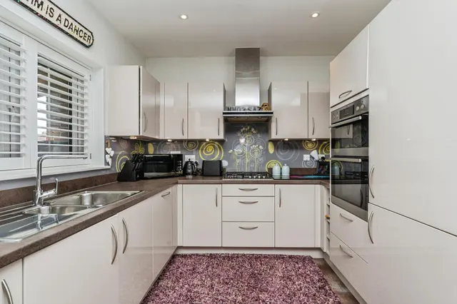 Preston Manor Road, Tadworth, KT20, photo 3