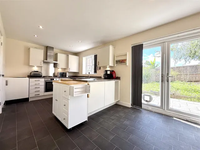 Wisteria Way, Loughborough, photo 2