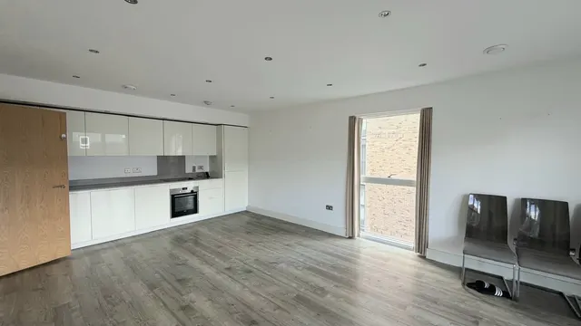 Lyon Road, Harrow, HA1, photo 3