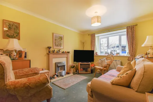 Photo 2 — Hereford House, Ascot Court, Aldershot, Hampshire, GU11 1HE