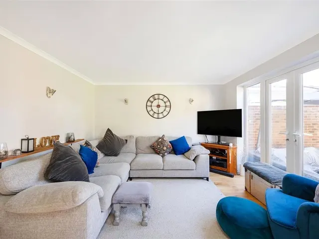 Sweetwater Close, Shamley Green, GU5, photo 2