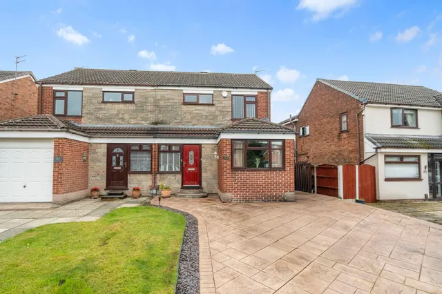 Bryn Road South, Ashton-In-Makerfield, Wigan, Wigan, WN4 8QR, photo 1