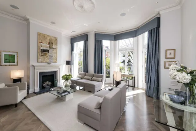 2 bedroom flat — Egerton Gardens, London, SW3 2BS