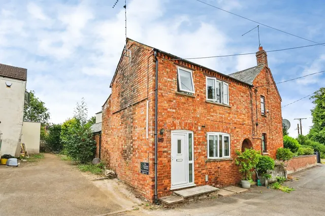 Chapel Lane, Hackleton, NN7, photo 1