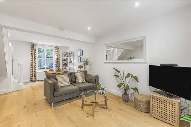 Photo 2 — Sandilands Road, London, SW6