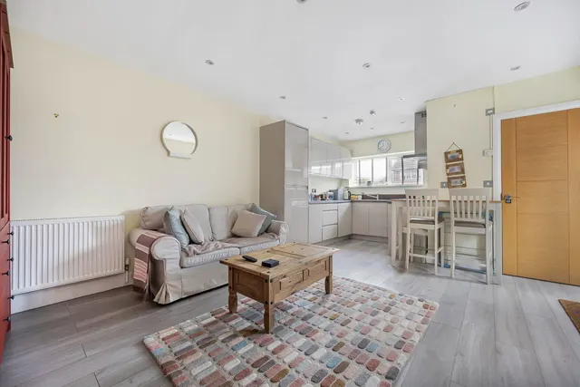 Photo 2 — Eton Place, Marlow, SL7 2QA