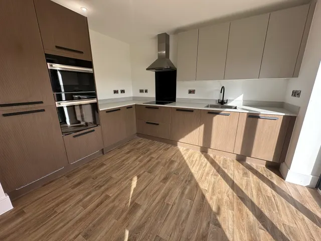 Hollowsbrook Road, New Rossington, DN11, photo 3