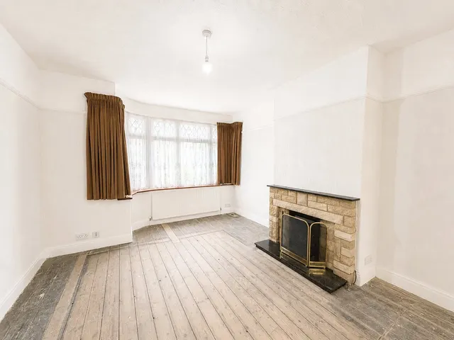 Photo 3 — Jubilee Road, Aldershot, Hampshire, GU11 3QE