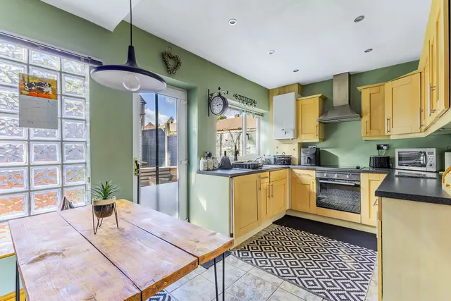 Whalley Avenue, Littleborough, OL15, photo 3