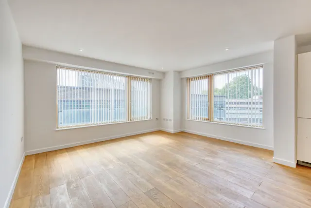 Hardwicks Square, Wandsworth, SW18 4HU, photo 1