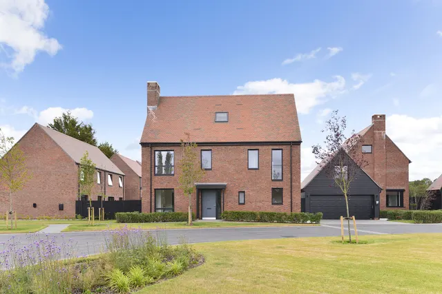 Horsham Road, Alfold, GU6, photo 2