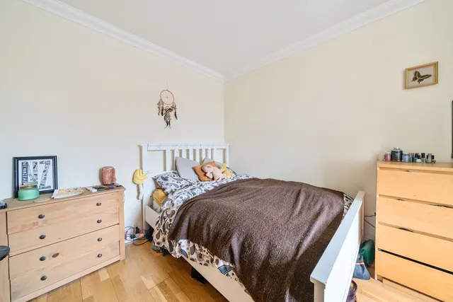 Photo 3 — 2 Belinda Court, Brixton, SW9
