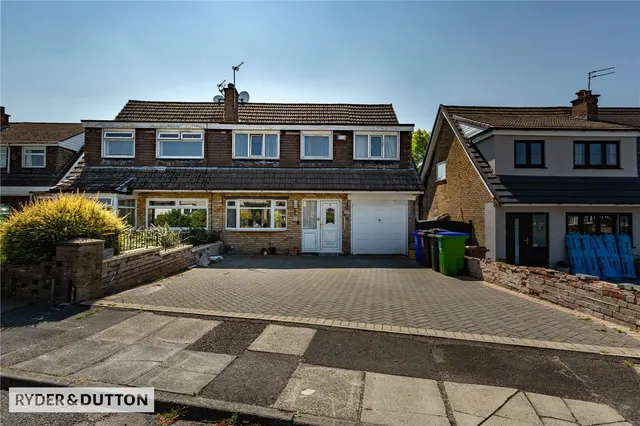 Boarshaw Crescent, Middleton, M24, photo 1
