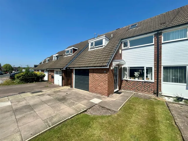 Eastleigh Road, Heald Green, photo 1