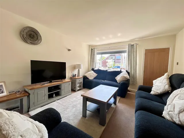 Eastleigh Road, Heald Green, photo 2