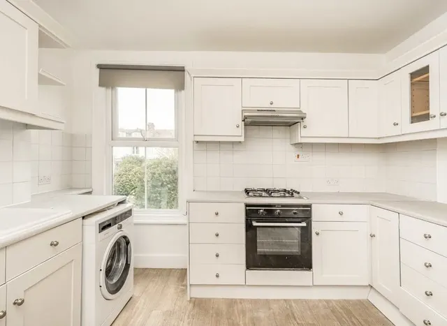 Photo 2 — Worple Road, Wimbledon, SW20