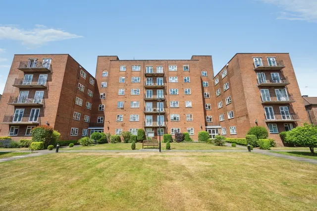 West Drive, Birmingham, photo 1