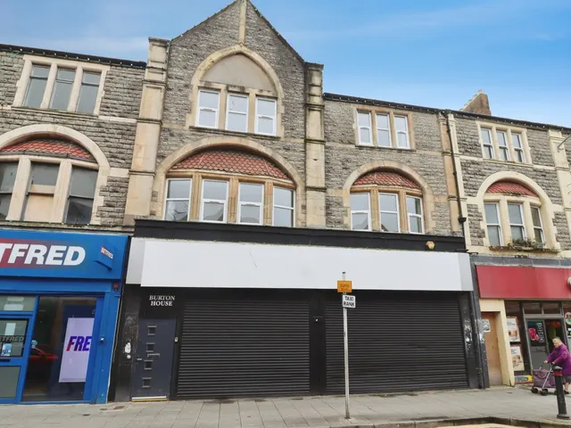 Holton Road, Barry, photo 1