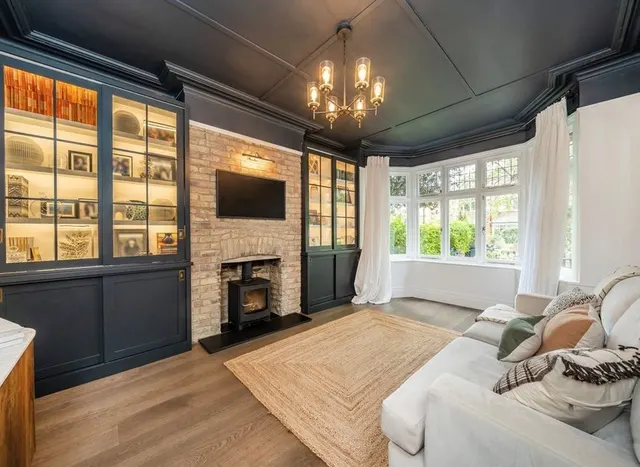 Manor Gardens, Wimbledon, SW20, photo 2