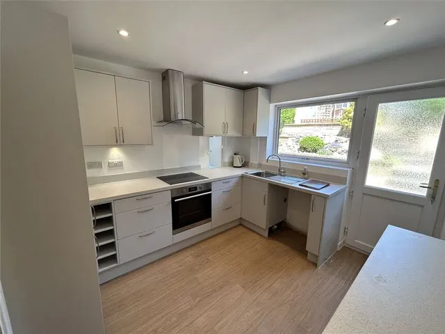 The Crescent, Wick, BS30, photo 3