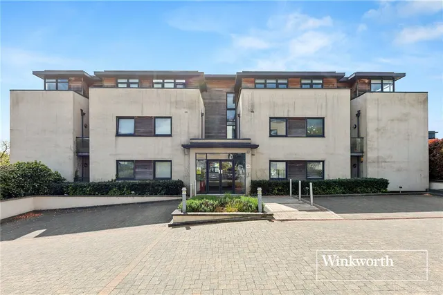 Peacock Close, Mill Hill East, NW7, photo 2
