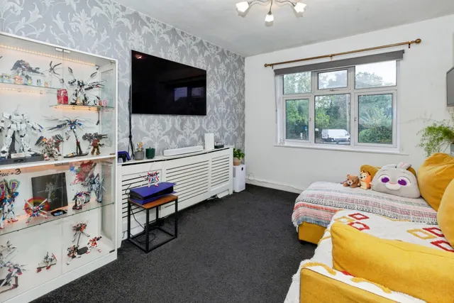 Park View Road, Uxbridge, UB8, photo 1