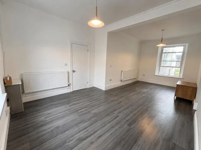 Bryngwyn Road, Llanelli, SA14, photo 2