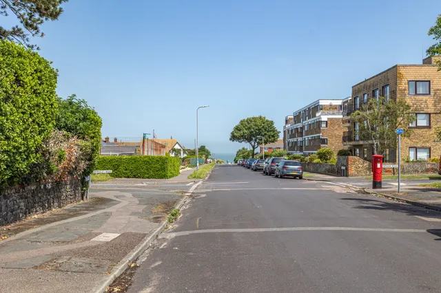 Beach Avenue, Birchington, CT7, photo 2