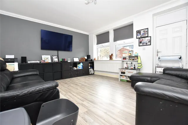 Park Mews, Morley, LS27, photo 2