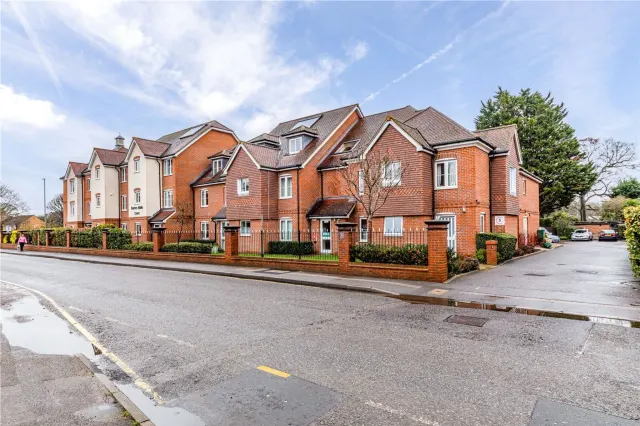 Oyster Lane, Byfleet, West Byfleet, S..., photo 1