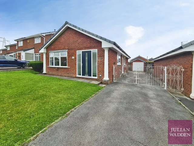St. Asaphs Drive, Ashton-under-Lyne, OL6, photo 1